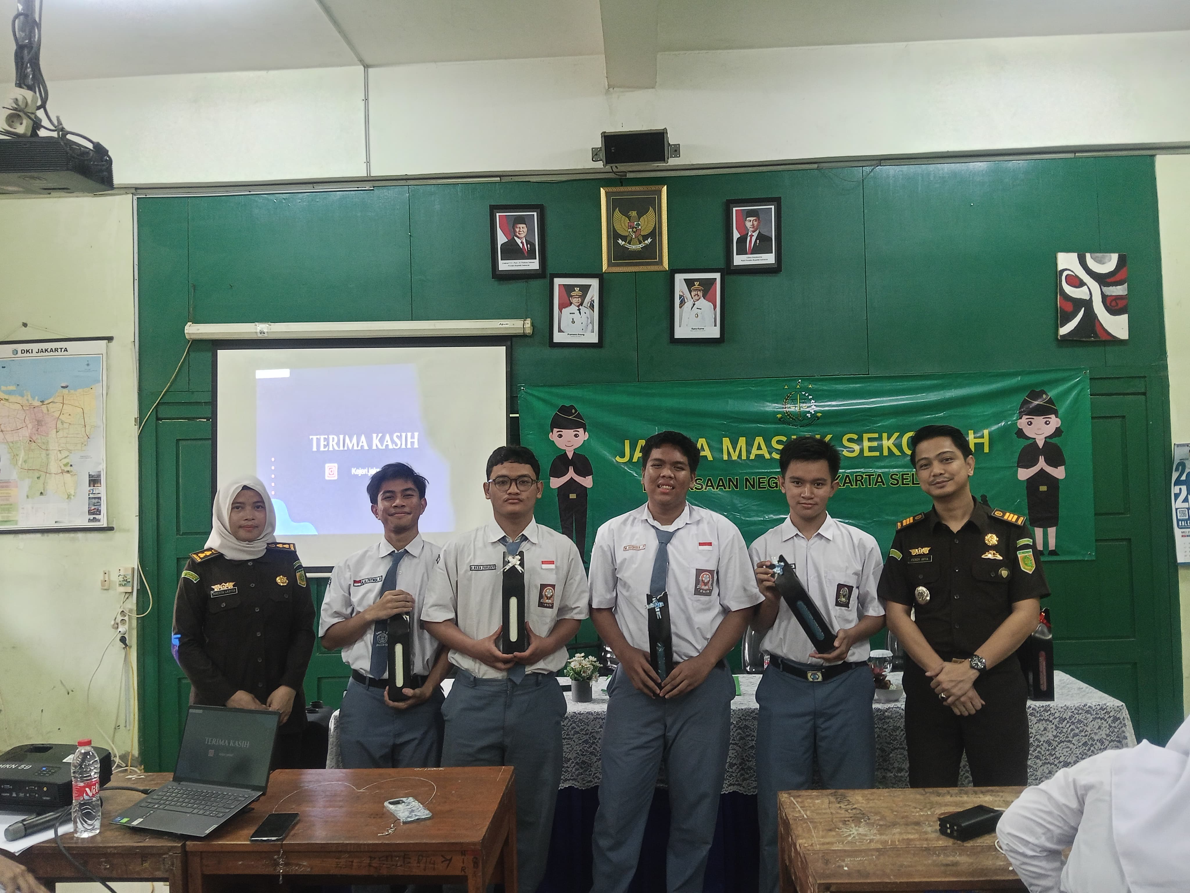 Gedung Sekolah SMAN 01 SOLO